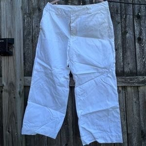 GAP white capri pants